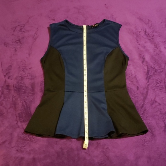 GUESS - Picture 4 of 5